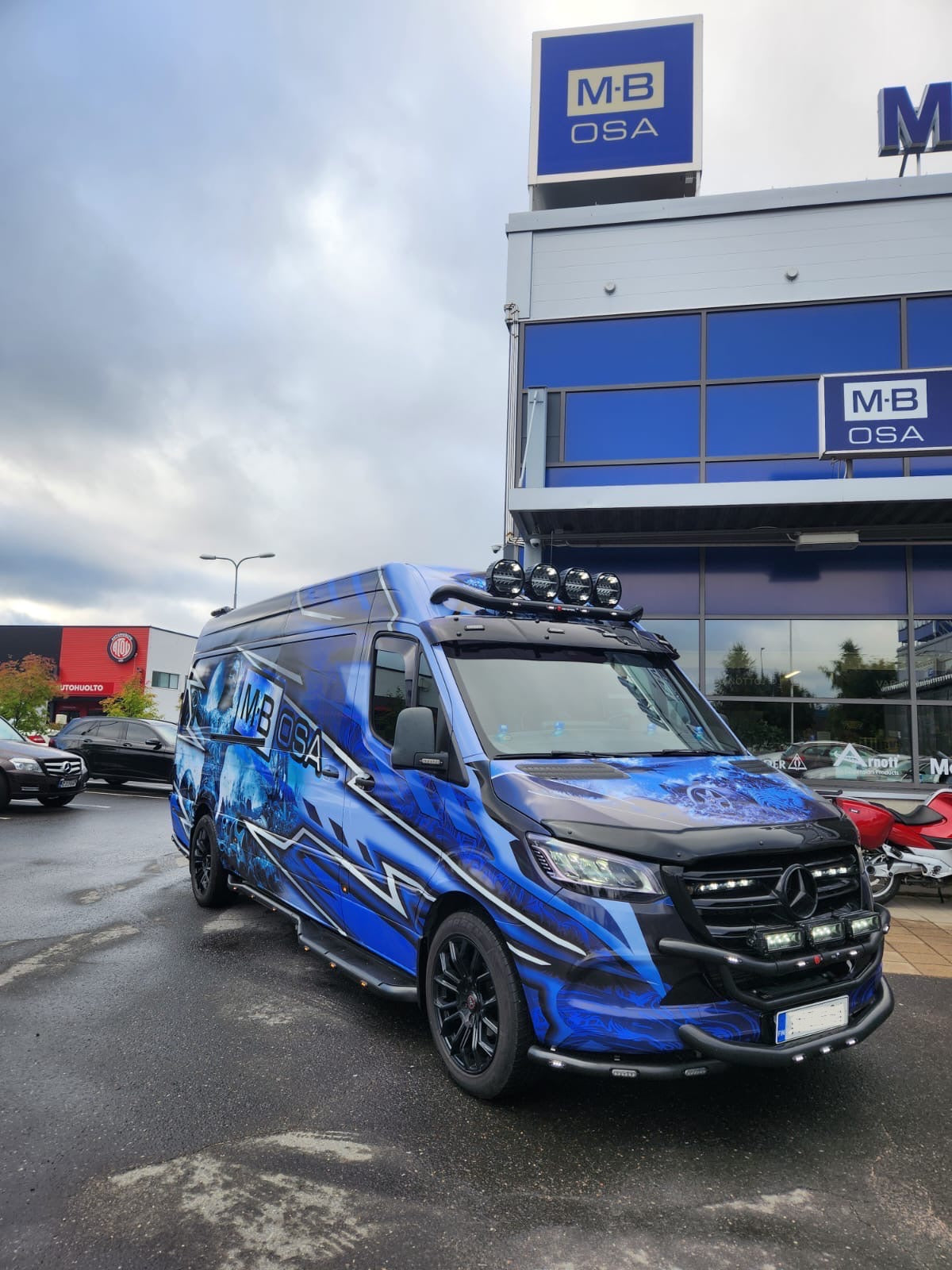 Teippaussuunnittelut autoihin