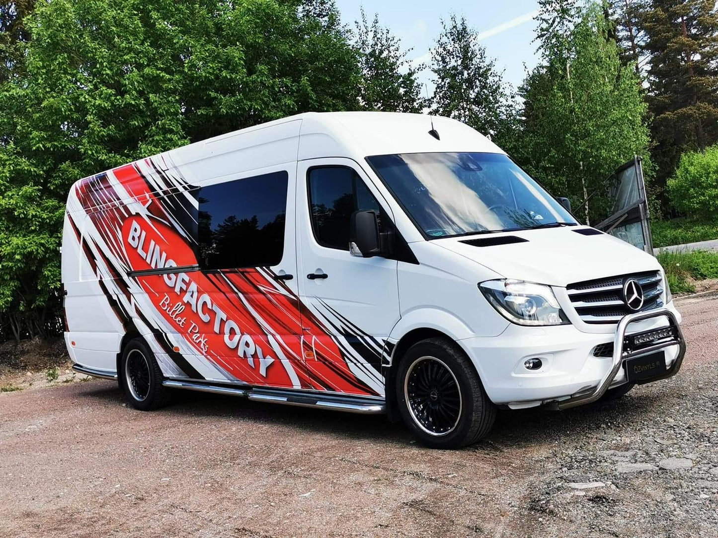 Teippaussuunnittelut autoihin