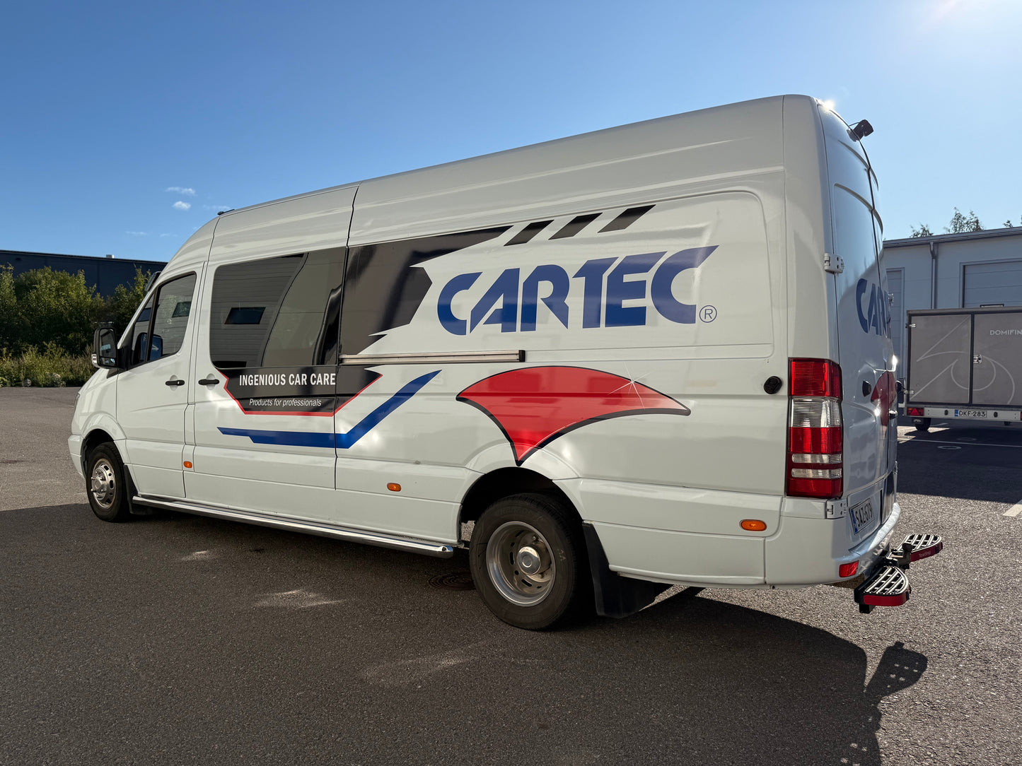 Teippaussuunnittelut autoihin