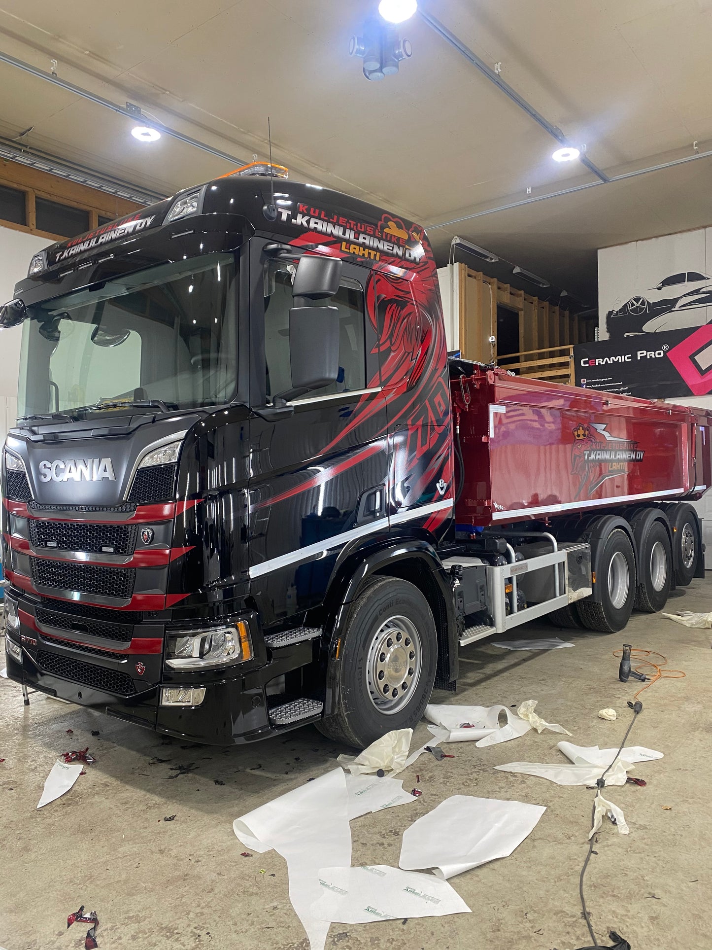 Teippaussuunnittelut autoihin